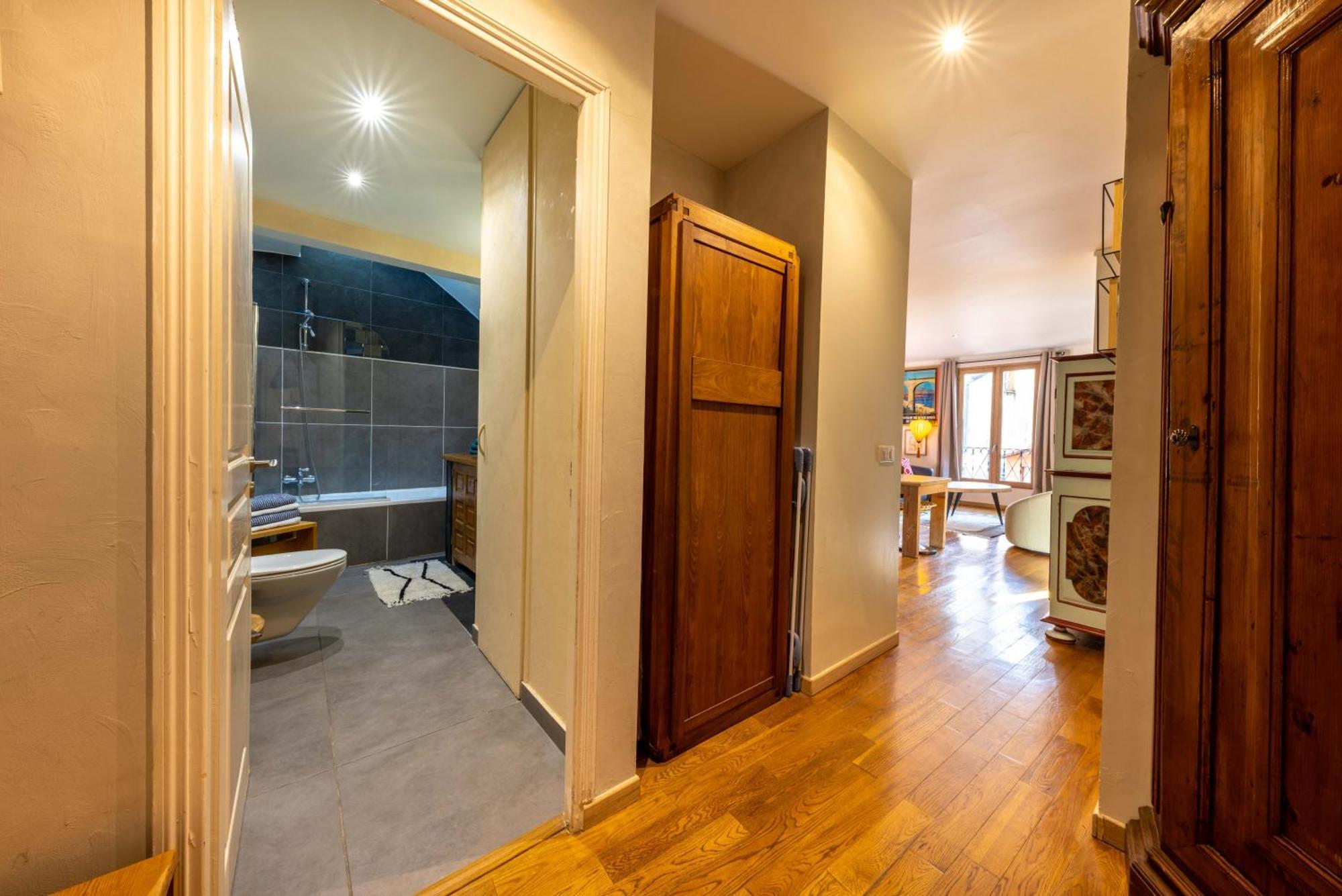 Spacious And Bright Flat Close To The Beach : Heart Of Old Nice Exteriör bild